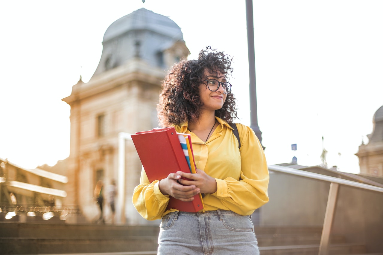 Como conseguir bolsa de estudos em faculdades particulares?